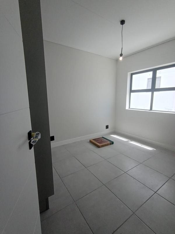 To Let 2 Bedroom Property for Rent in Zevenzicht Western Cape